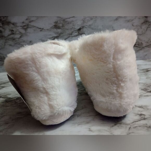 Mixit Cream Color Slipper Boots with Embroidered Owl Detail Size Medium 1-2 - Picture 8 of 13